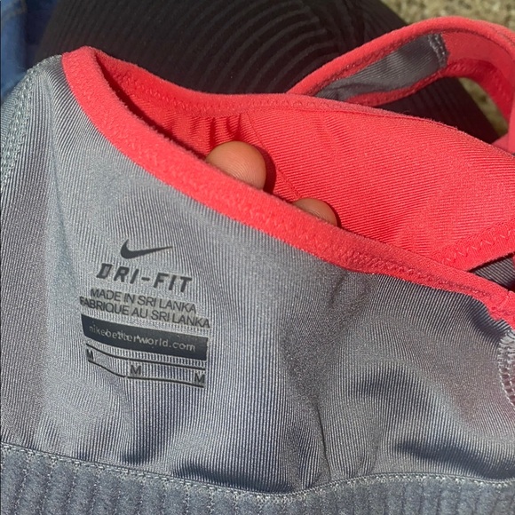 🎀Nike Gray and Pink Sports Bra! - Picture 4 of 7
